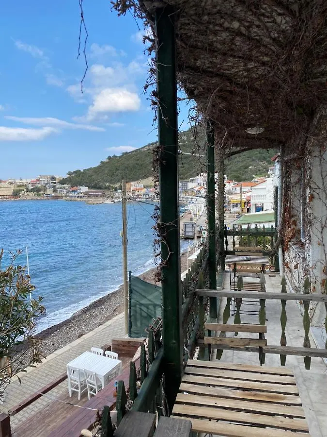 Yali Butik Pansiyon Karaburun  Turkiet