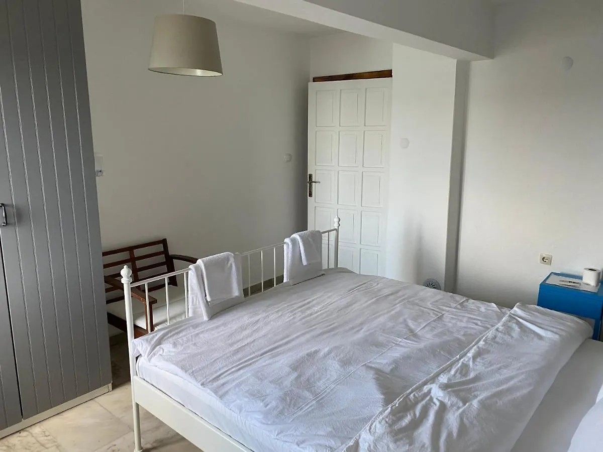 Bed & Breakfast Yali Butik Pansiyon Karaburun
